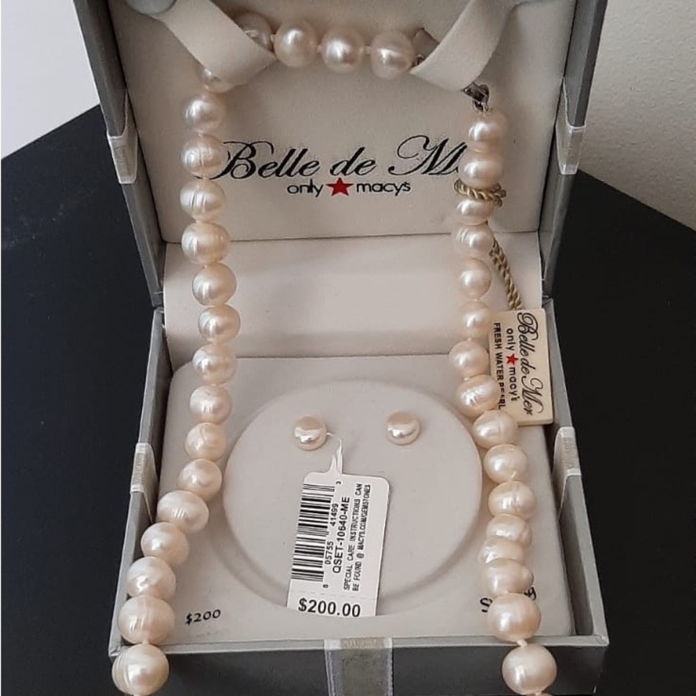 Pearl Necklace & Earrings Set